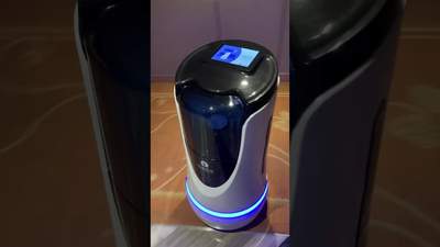 Hotel delivery robot
